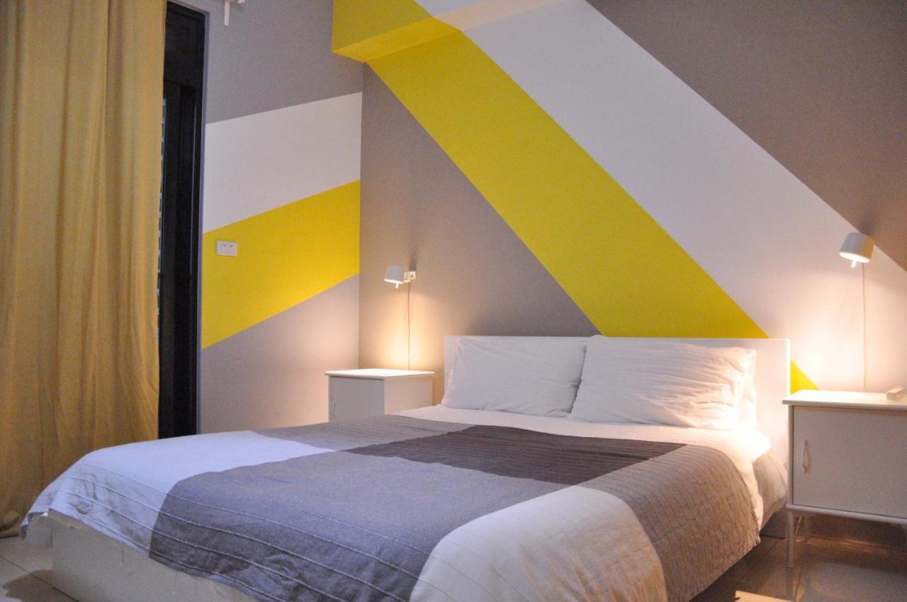 Backpackers' Hostel Taoyuan Airport Bagian luar foto