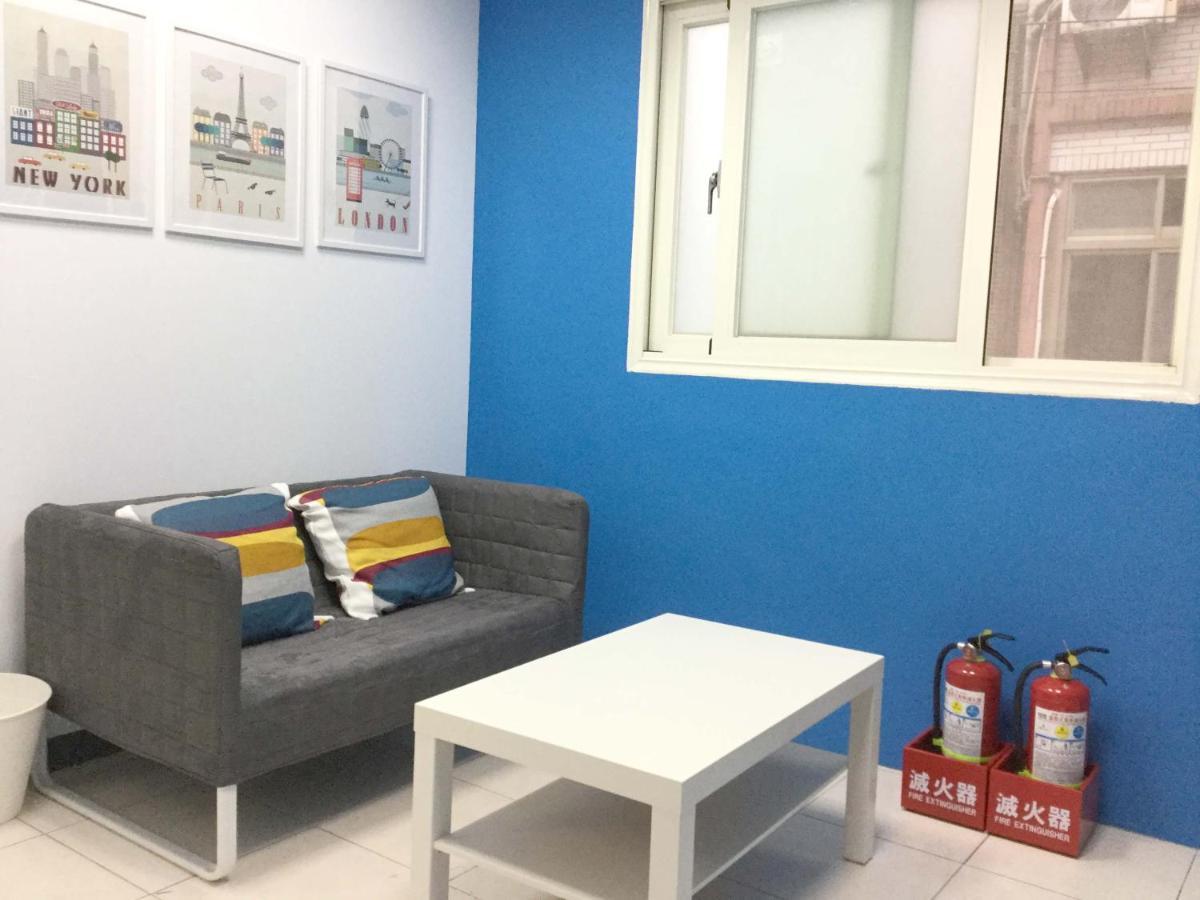 Backpackers' Hostel Taoyuan Airport Bagian luar foto